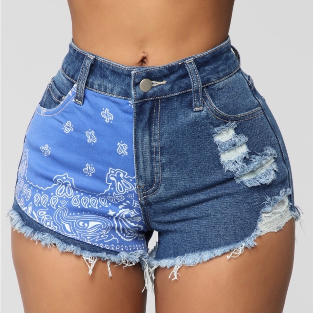 NWT Dark High Waisted Denim Shorts w/ Blue Bandana Detail by FashionNova- Size 1